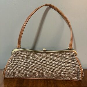vintage tweed woven handbag with a snap clasp, from the 1960s. Brown and Tan.